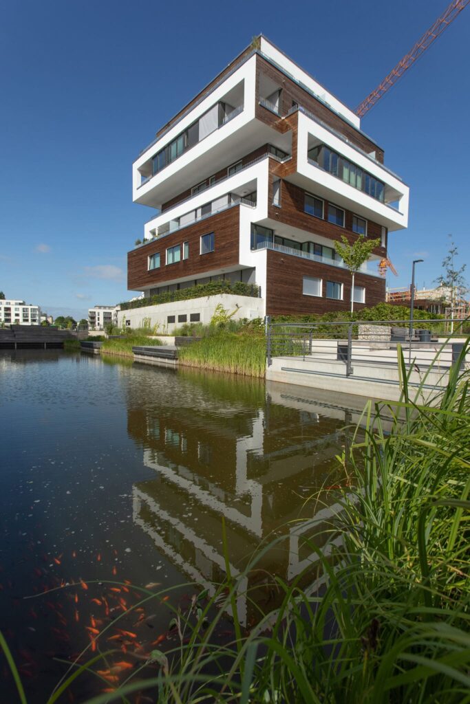 Torhaus mit Überlaufbecken