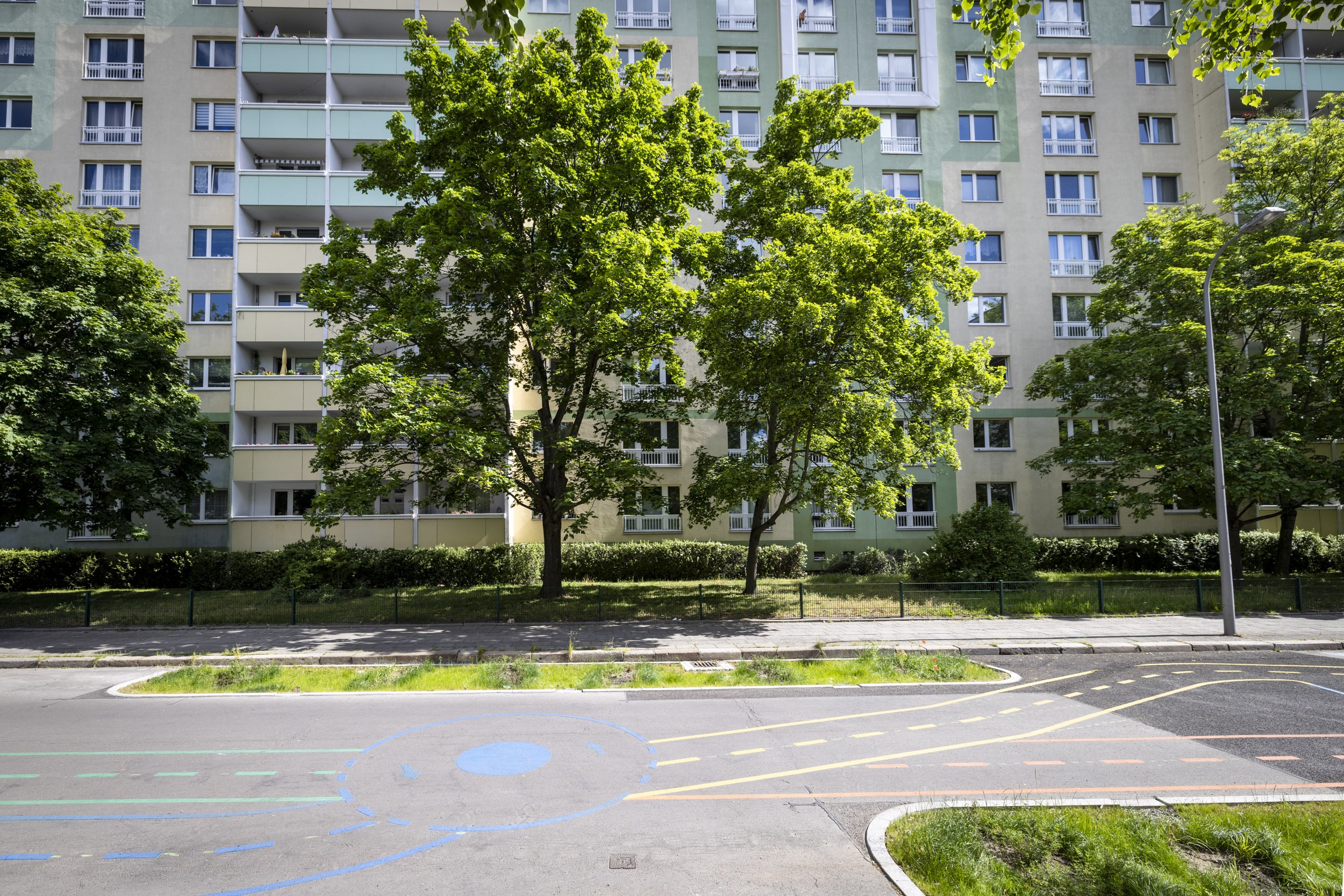 Grüner Gully in der Singerstraße in Berlin Mitte