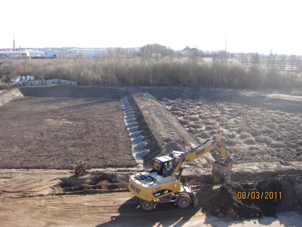 Versickerungsbecken IKEA Leipzig im Bauzustand