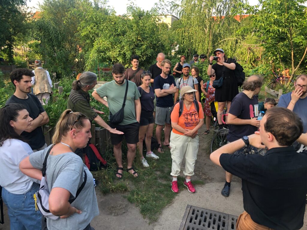 TU Tor L. Kurtenbach stellt das Projekt der Öffentlichkeit vor