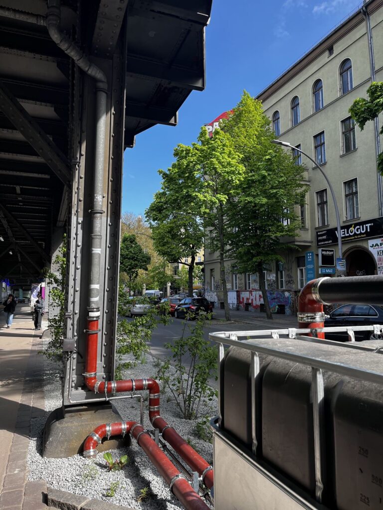 Anschluss Regenwasser-Rohr mit Testbeetfilter 25.04.2024