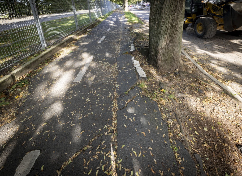 kaputter Fahrradweg