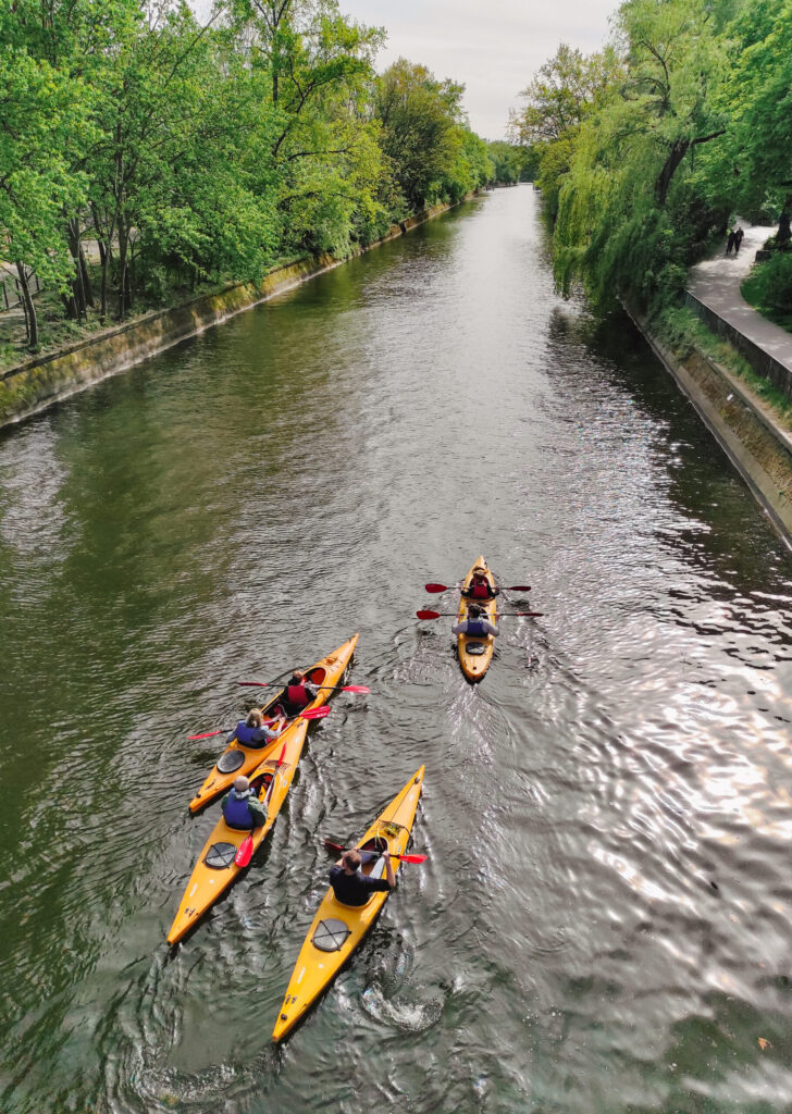 Kajakruderer im Berliner Landwehrkanal