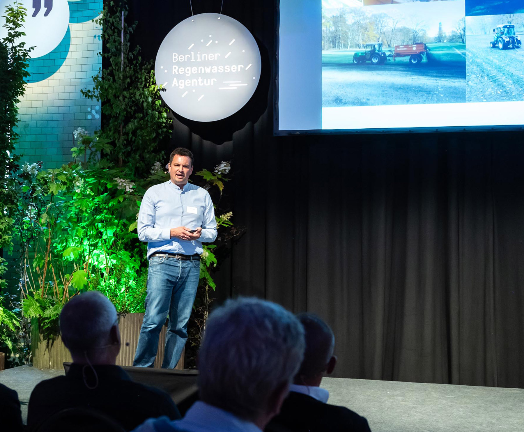 Jochen Flenker, Leiter Fachbereich Grünflächen, Bezirksamt Charlottenburg-Wilmersdorf, auf dem Forum Regenwasser 2024