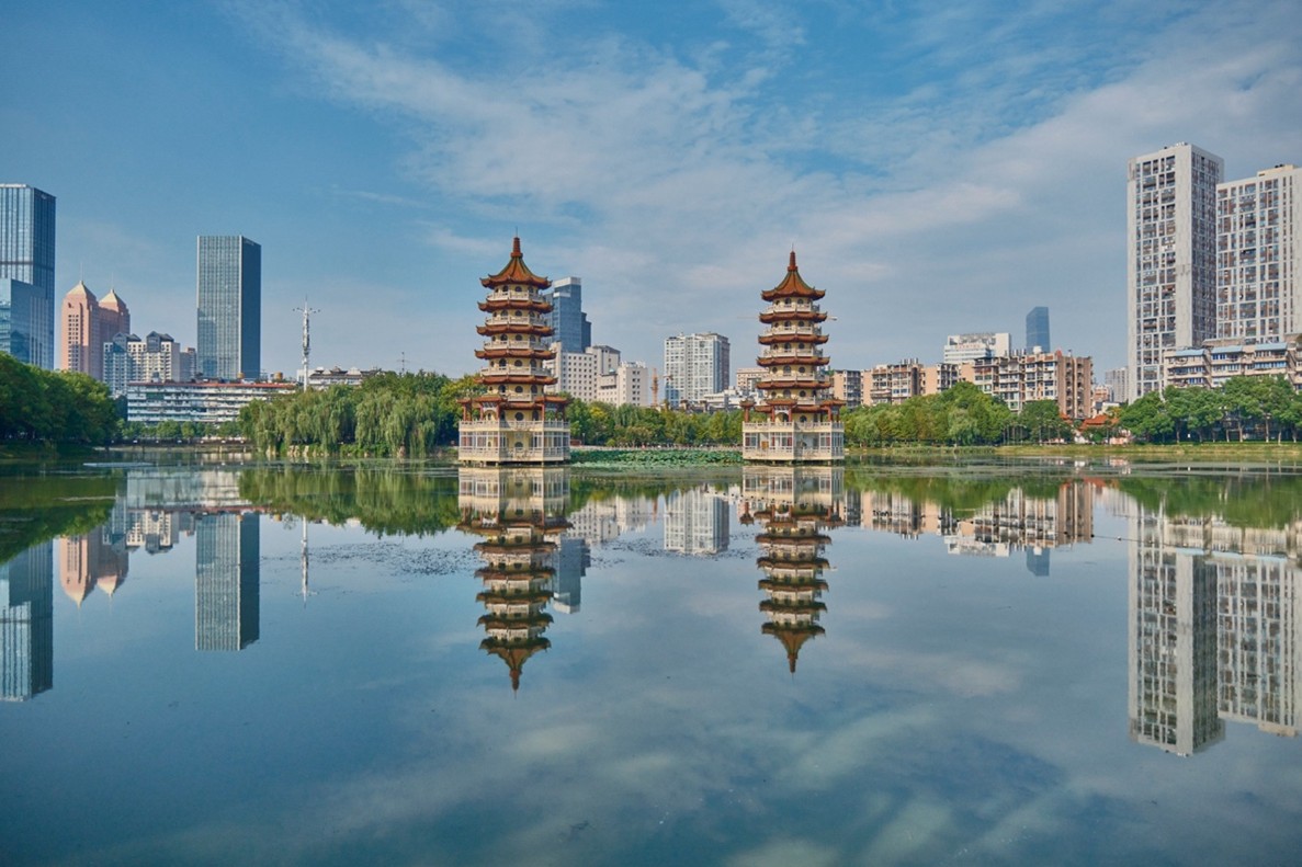 Huanzi-See im Baodao-Park in der westlichen Innenstadt Wuhans.